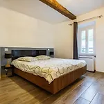 Batisse Provencale Avec Piscine