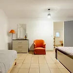 Batisse Provencale Avec Piscine Tatil Evi *