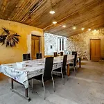 Tatil Evi Batisse Provencale Avec Piscine