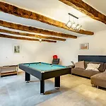 Batisse Provencale Avec Piscine Tatil Evi Banon