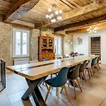 Batisse Provencale Avec Piscine 別荘