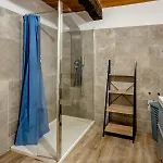 Batisse Provencale Avec Piscine 別荘 *