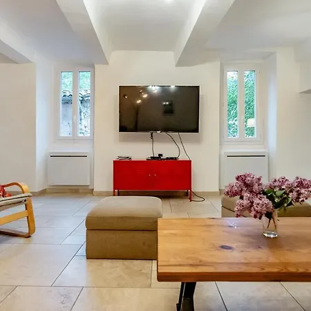 Batisse Provencale Avec Piscine Сasa de vacaciones Banon