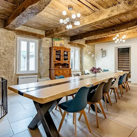 Batisse Provencale Avec Piscine Сasa de vacaciones