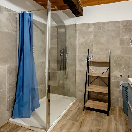Batisse Provencale Avec Piscine Сasa de vacaciones *