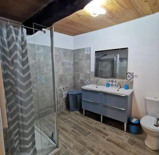 Hébergement de vacances Bâtisse Provençale Avec Piscine