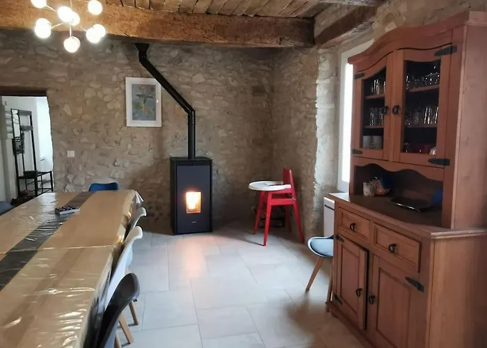 Bâtisse Provençale Avec Piscine Hébergement de vacances