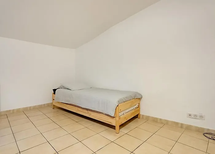 Bâtisse Provençale Avec Piscine Banon