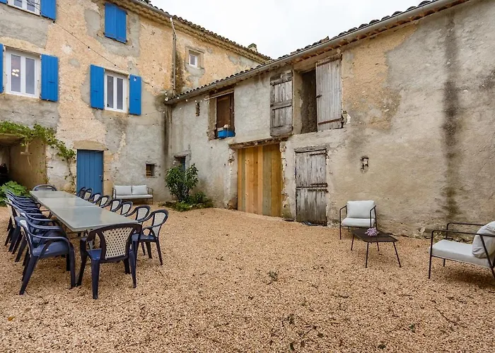 Bâtisse Provençale Avec Piscine Hébergement de vacances *