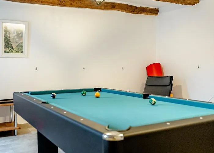 Bâtisse Provençale Avec Piscine