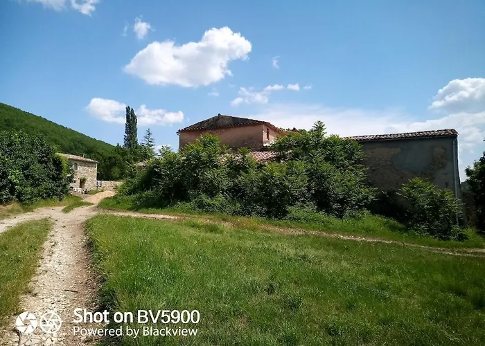 Bâtisse Provençale Avec Piscine Hébergement de vacances *